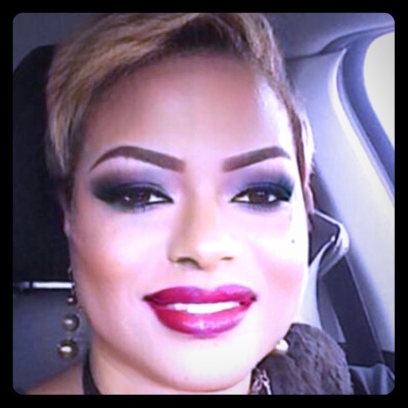 Meet your Posher, Lisa - Picture 1 of 1